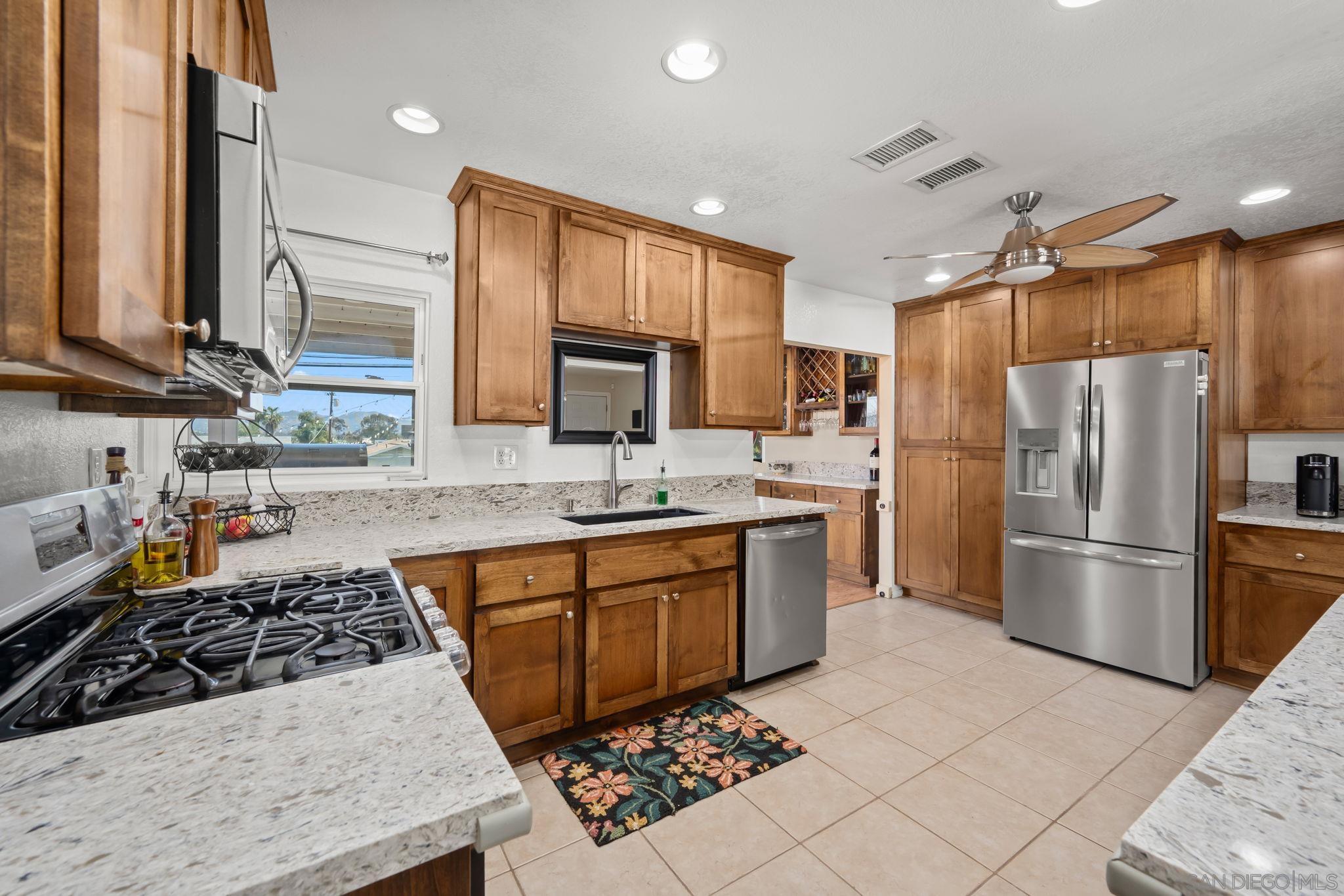 Detail Gallery Image 8 of 61 For 503 N Cuyamaca St, El Cajon,  CA 92020 - 3 Beds | 2 Baths