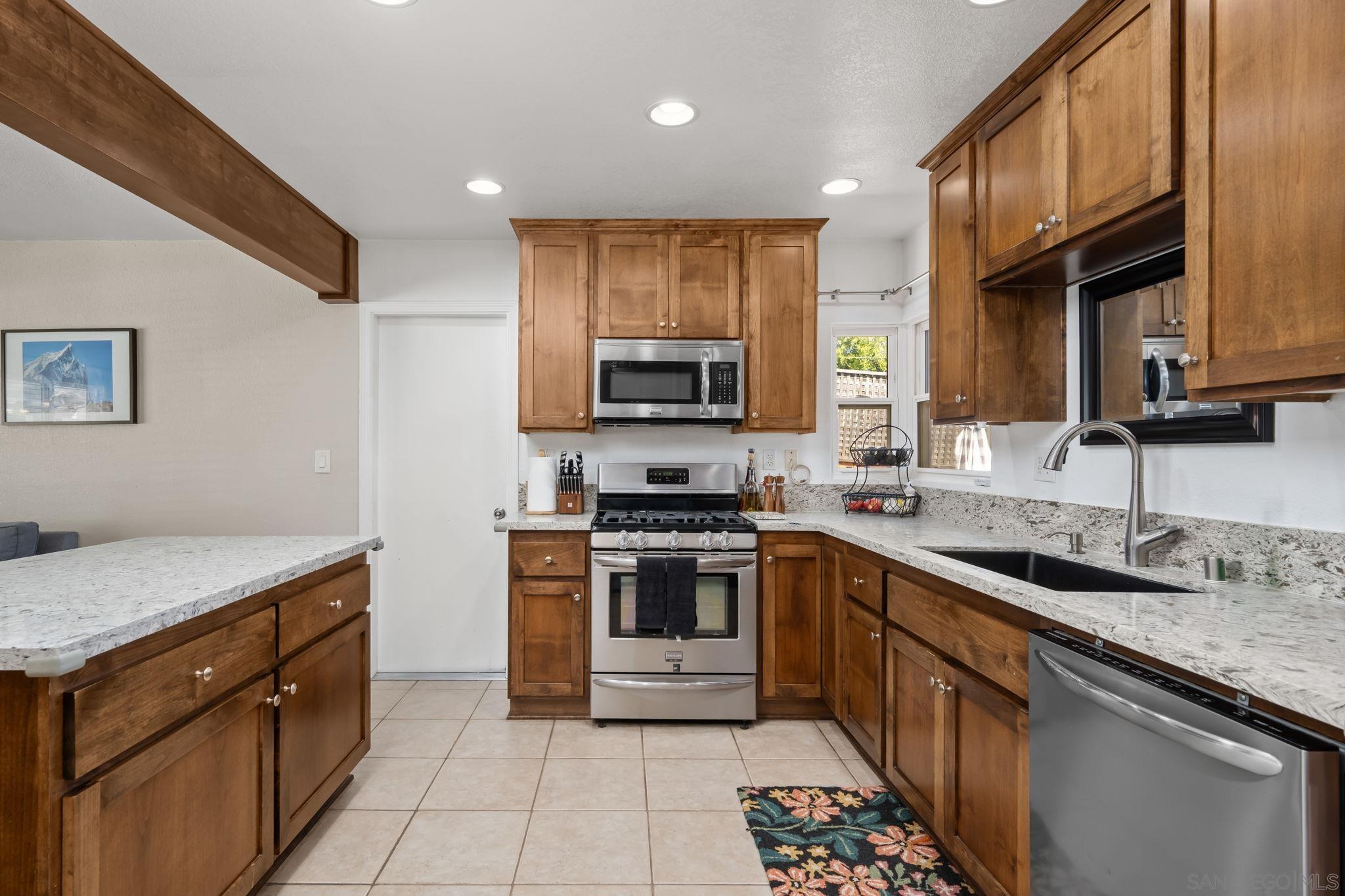 Detail Gallery Image 9 of 61 For 503 N Cuyamaca St, El Cajon,  CA 92020 - 3 Beds | 2 Baths