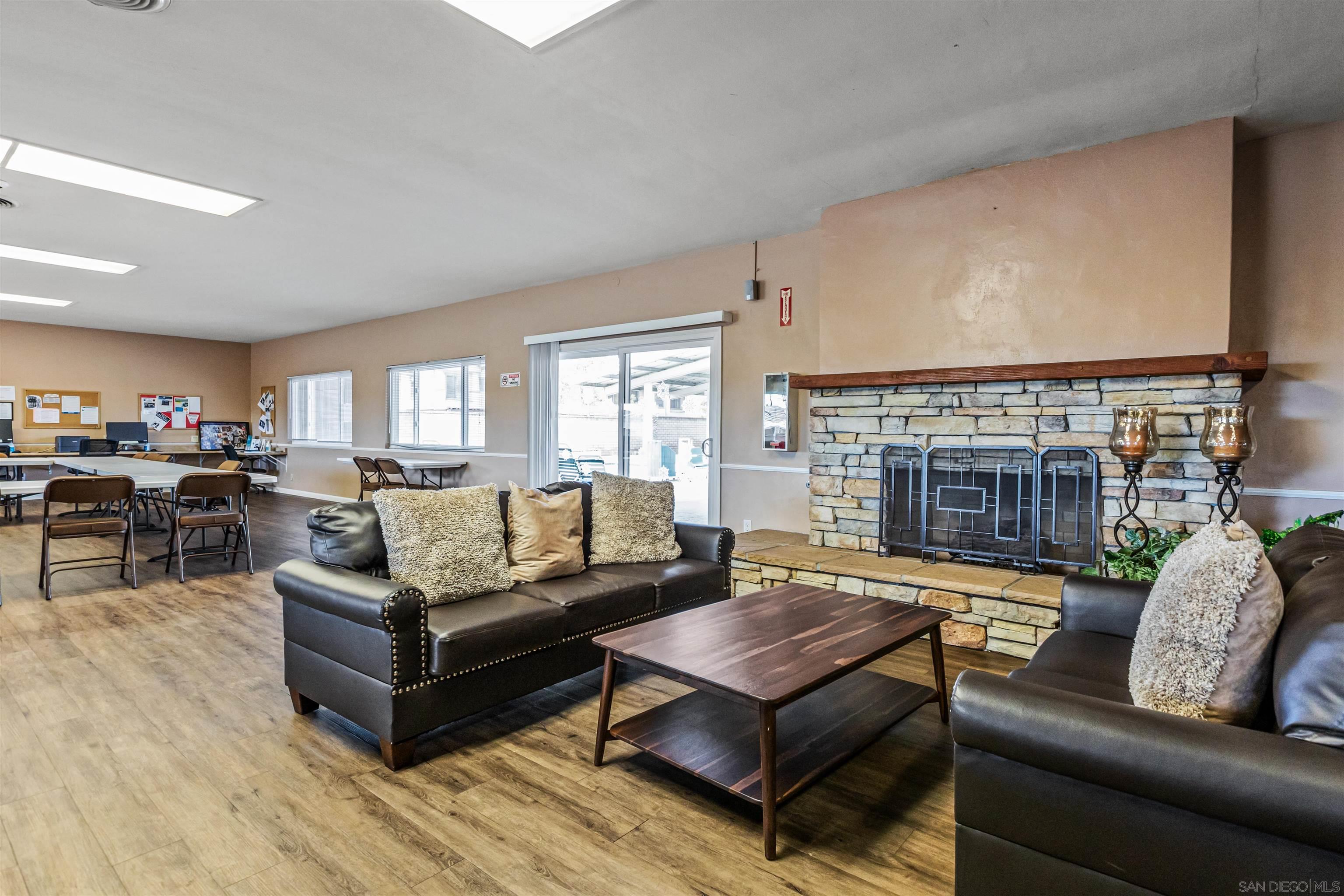 Detail Gallery Image 18 of 26 For 14089  Pomegranate Ave  #214,  Poway,  CA 92064 - 2 Beds | 2 Baths