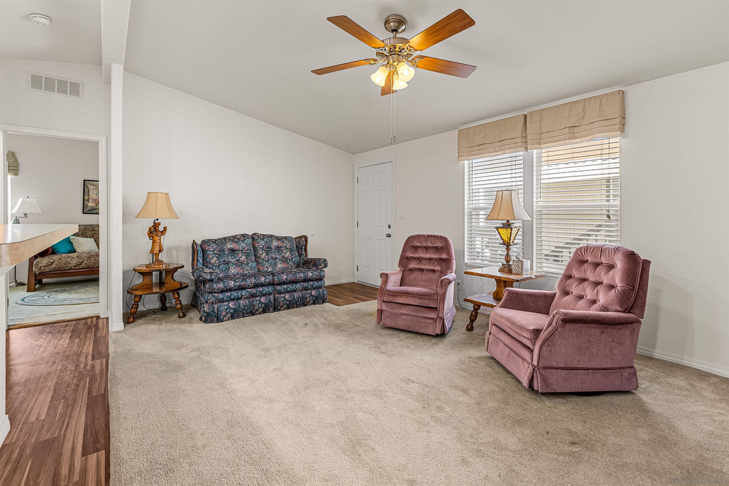 Detail Gallery Image 5 of 26 For 14089  Pomegranate Ave  #214,  Poway,  CA 92064 - 2 Beds | 2 Baths