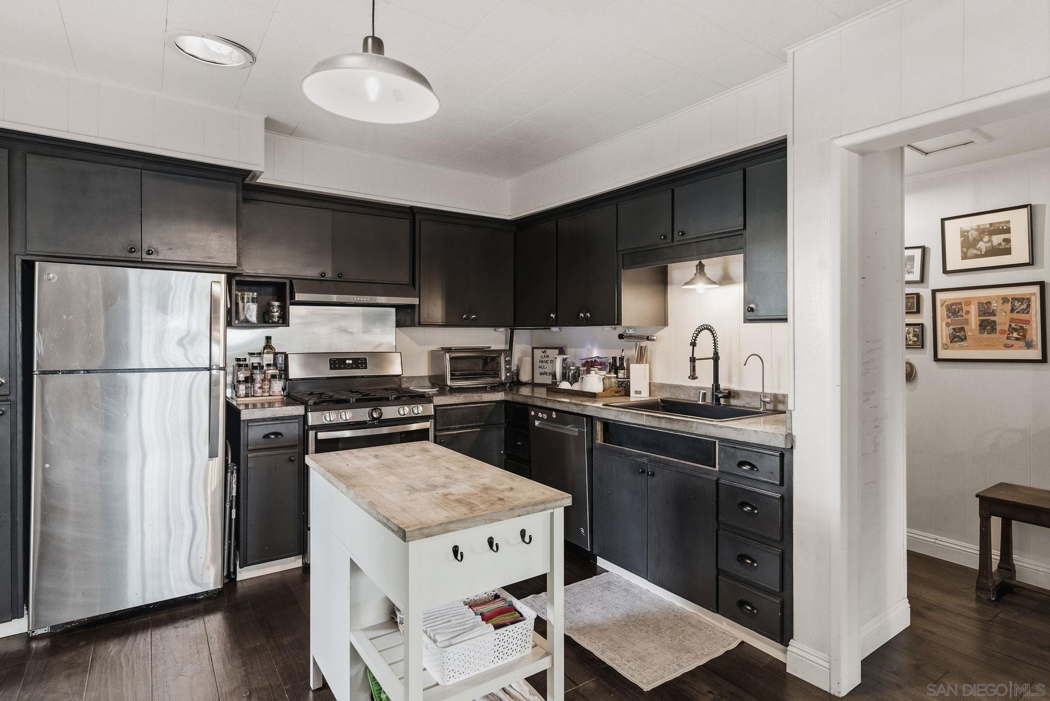 Detail Gallery Image 9 of 32 For 2020  Madison Ave, San Diego,  CA 92116 - 3 Beds | 2 Baths