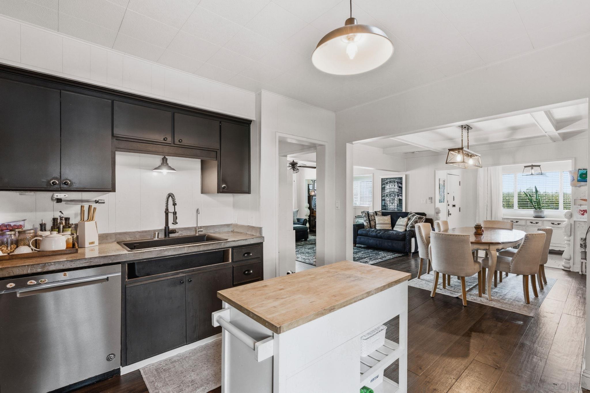 Detail Gallery Image 10 of 32 For 2020  Madison Ave, San Diego,  CA 92116 - 3 Beds | 2 Baths