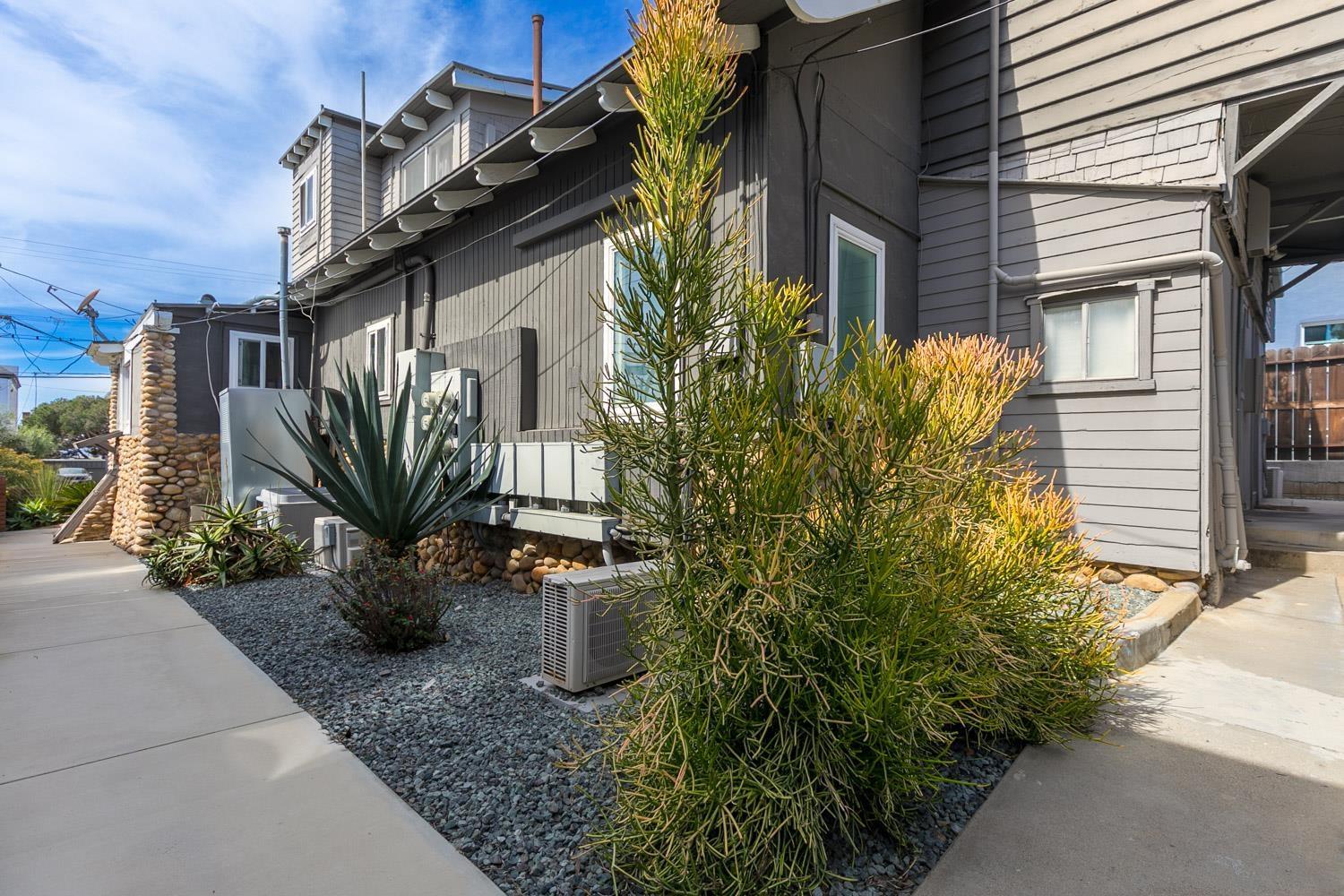 Detail Gallery Image 3 of 14 For 2141  Front Street, San Diego,  CA 92101 - – Beds | – Baths