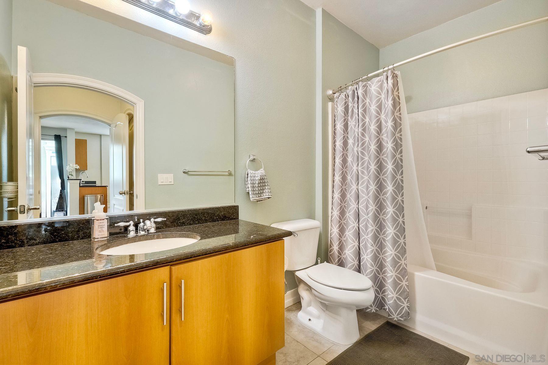 Detail Gallery Image 17 of 23 For 1225  Island Ave  #208,  San Diego,  CA 92101 - 2 Beds | 2 Baths