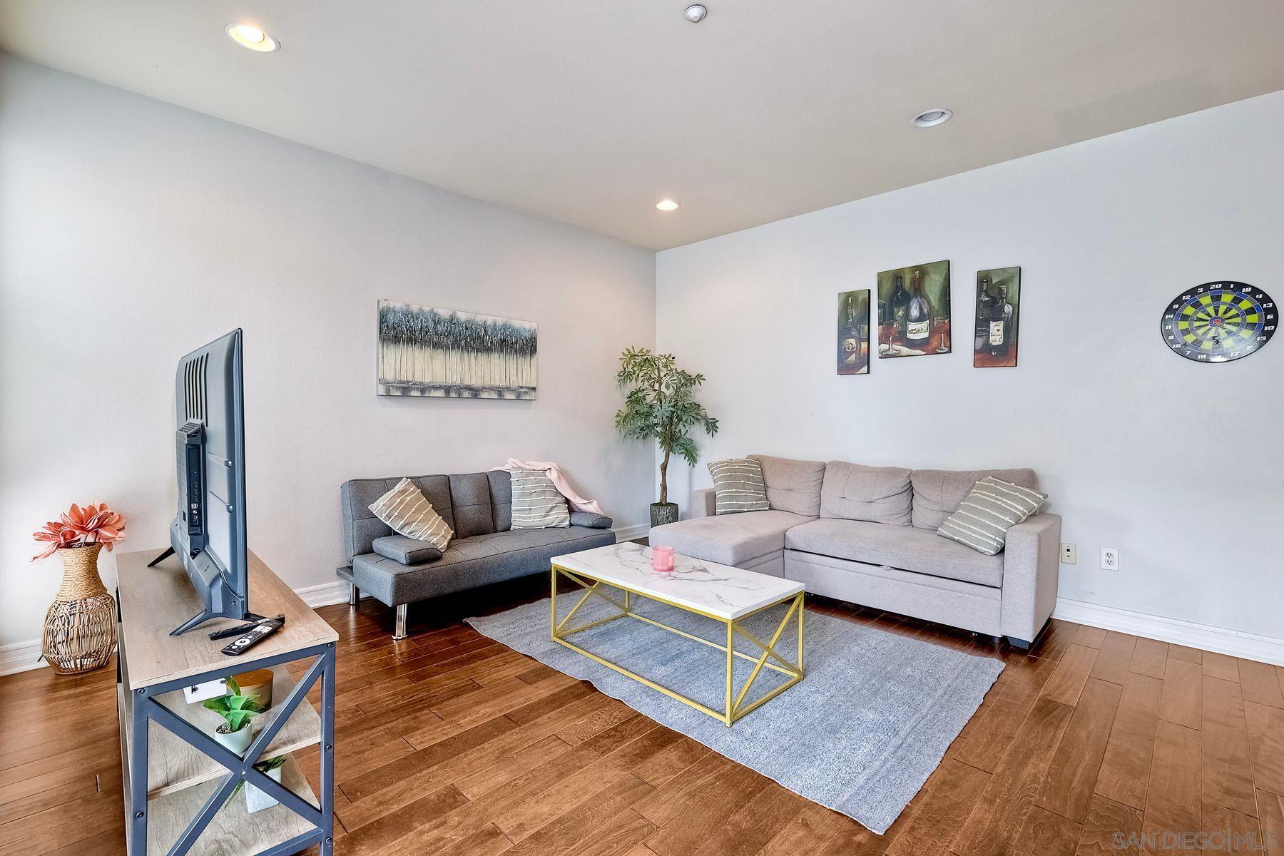 Detail Gallery Image 3 of 23 For 1225  Island Ave  #208,  San Diego,  CA 92101 - 2 Beds | 2 Baths