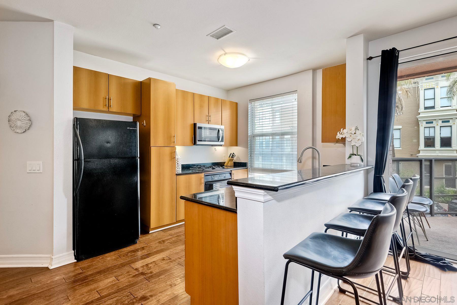 Detail Gallery Image 7 of 23 For 1225  Island Ave  #208,  San Diego,  CA 92101 - 2 Beds | 2 Baths