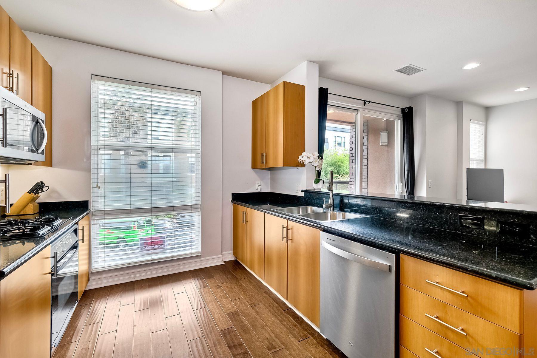 Detail Gallery Image 8 of 23 For 1225  Island Ave  #208,  San Diego,  CA 92101 - 2 Beds | 2 Baths