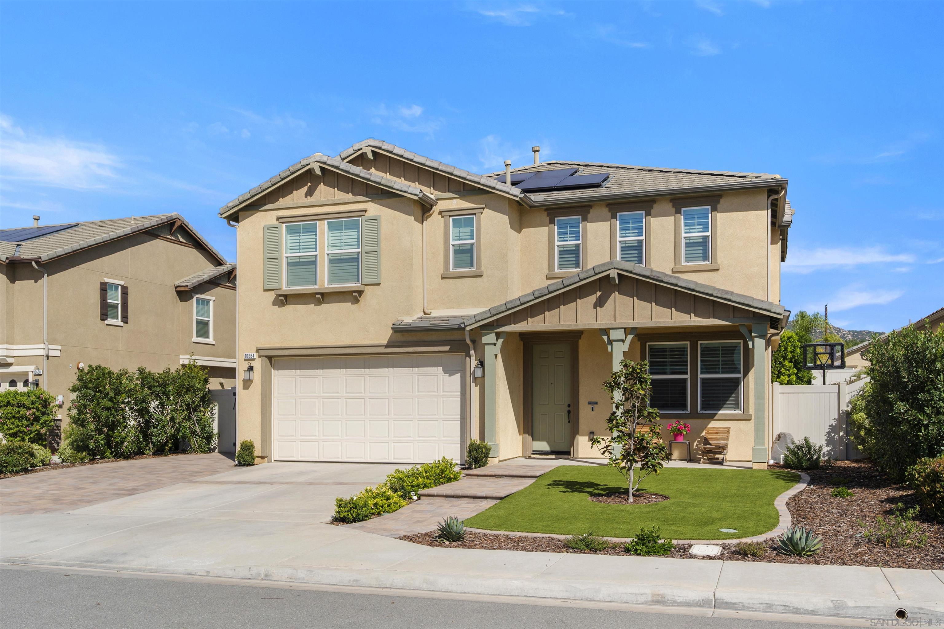 Detail Gallery Image 2 of 50 For 10664  Cobble Court, Santee,  CA 92071 - 4 Beds | 3/1 Baths
