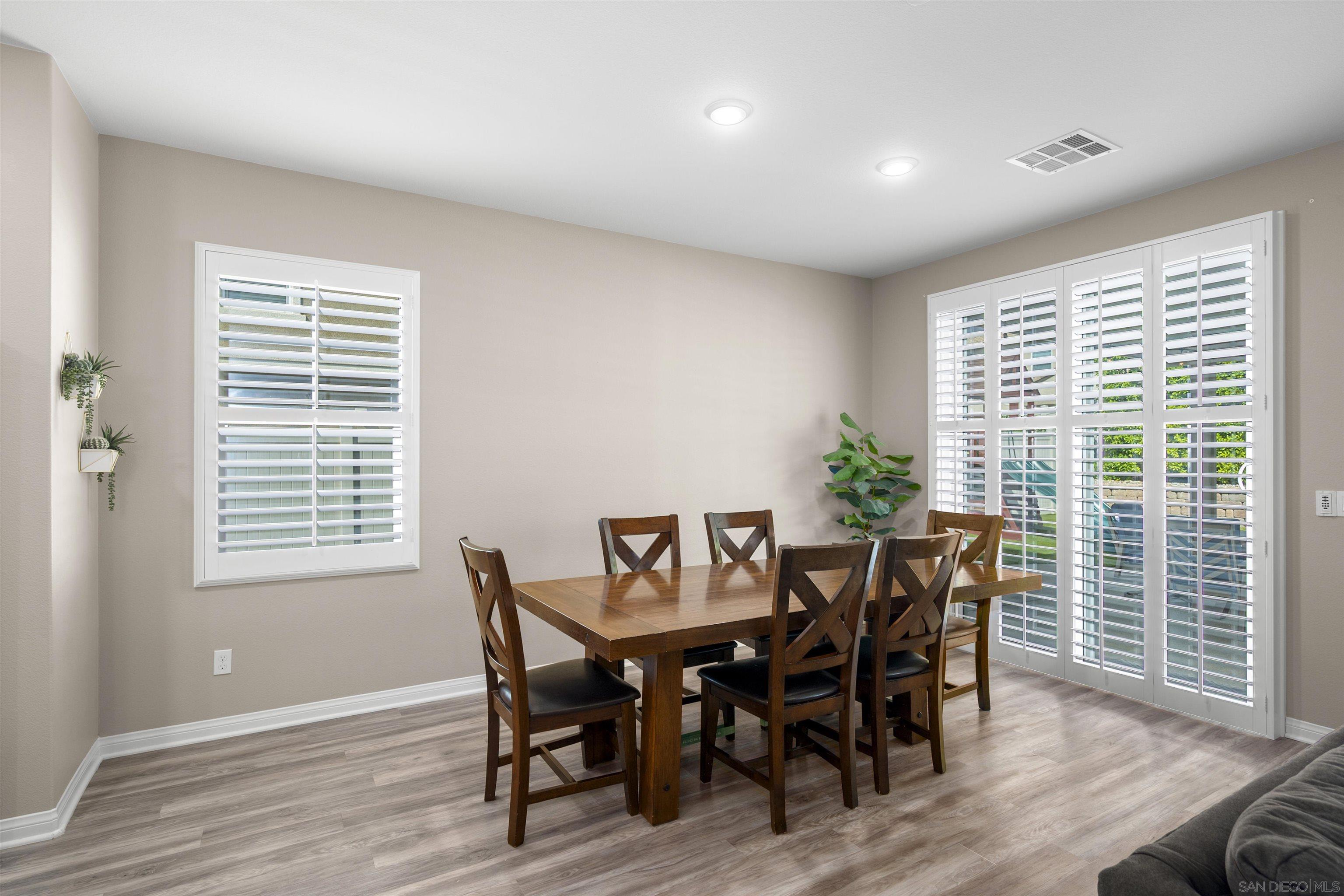 Detail Gallery Image 13 of 50 For 10664  Cobble Court, Santee,  CA 92071 - 4 Beds | 3/1 Baths