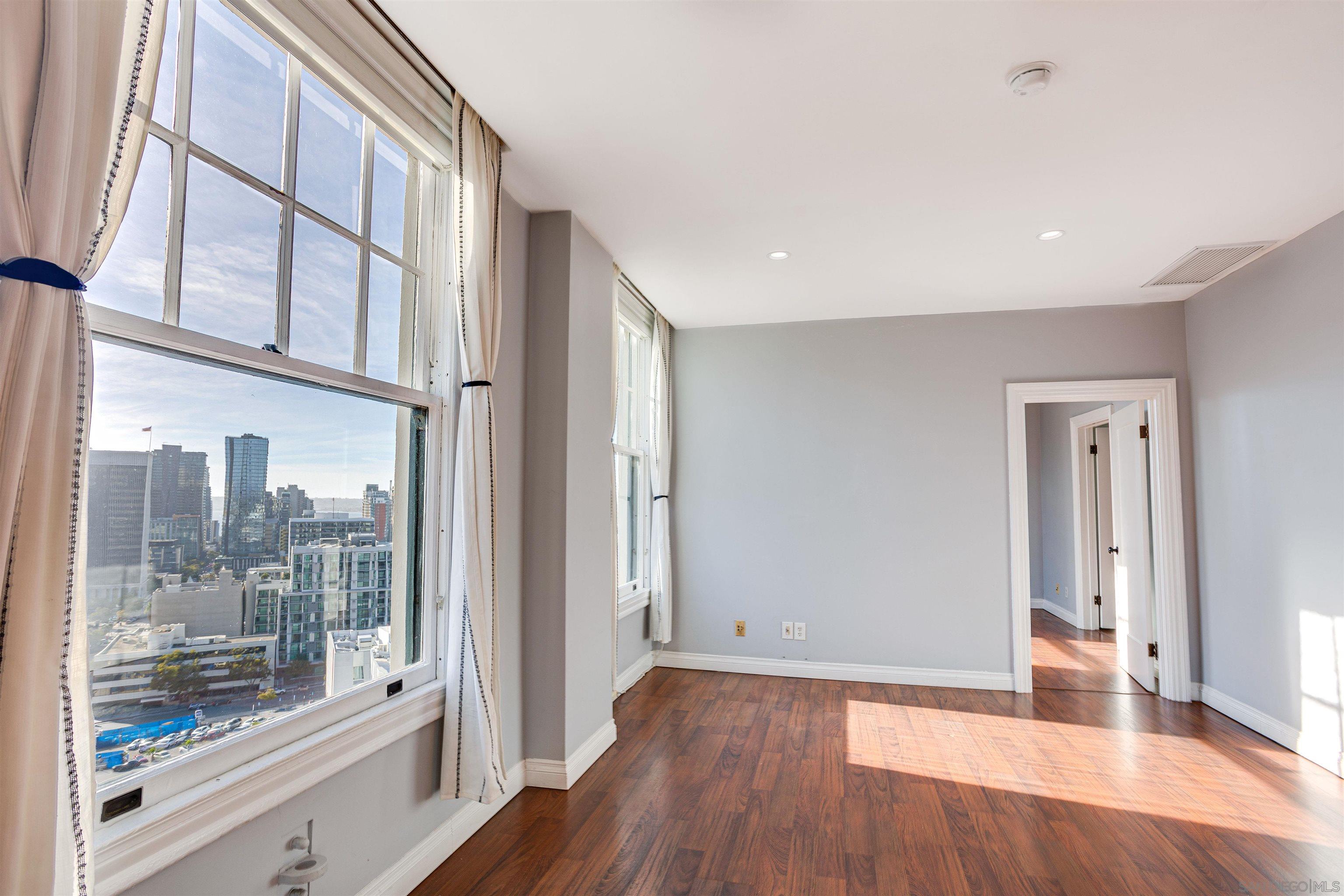 Detail Gallery Image 14 of 25 For 702  Ash St  1000, San Diego,  CA 92101 - 2 Beds | 2 Baths