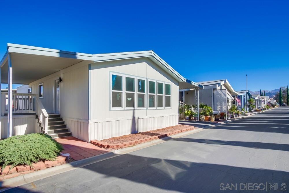 Detail Gallery Image 3 of 17 For 11949  Riverside Dr  #28,  Lakeside,  CA 92040 - 2 Beds | 2 Baths