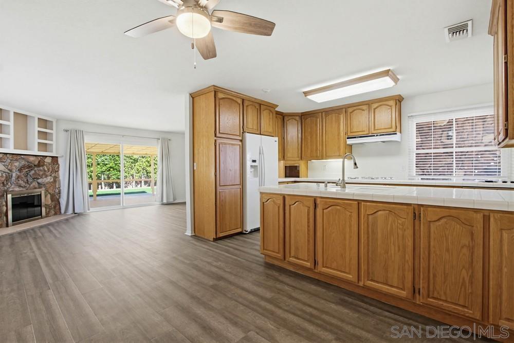 Detail Gallery Image 11 of 55 For 4090  Mt Barnard, San Diego,  CA 92111 - 3 Beds | 2 Baths