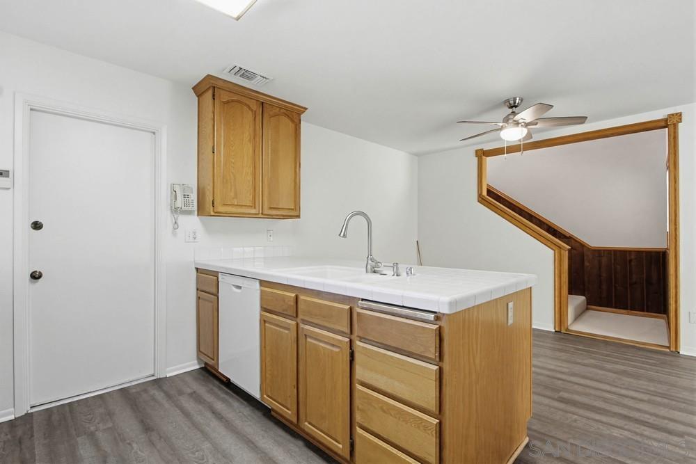 Detail Gallery Image 15 of 55 For 4090  Mt Barnard, San Diego,  CA 92111 - 3 Beds | 2 Baths