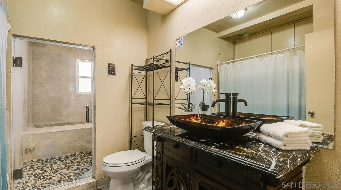 Detail Gallery Image 15 of 31 For 3316  Garrison St, San Diego,  CA 92106 - 4 Beds | 3 Baths