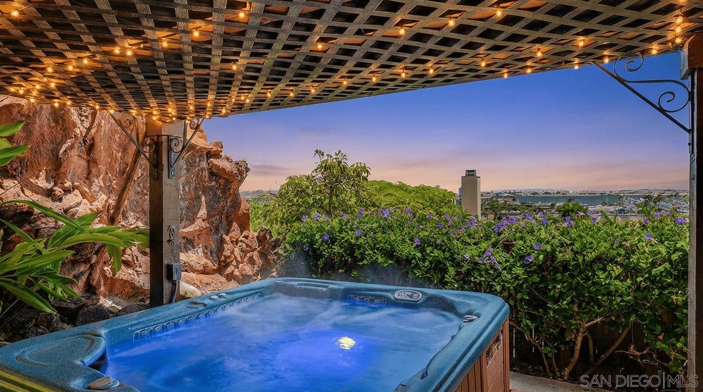 Detail Gallery Image 18 of 31 For 3316  Garrison St, San Diego,  CA 92106 - 4 Beds | 3 Baths