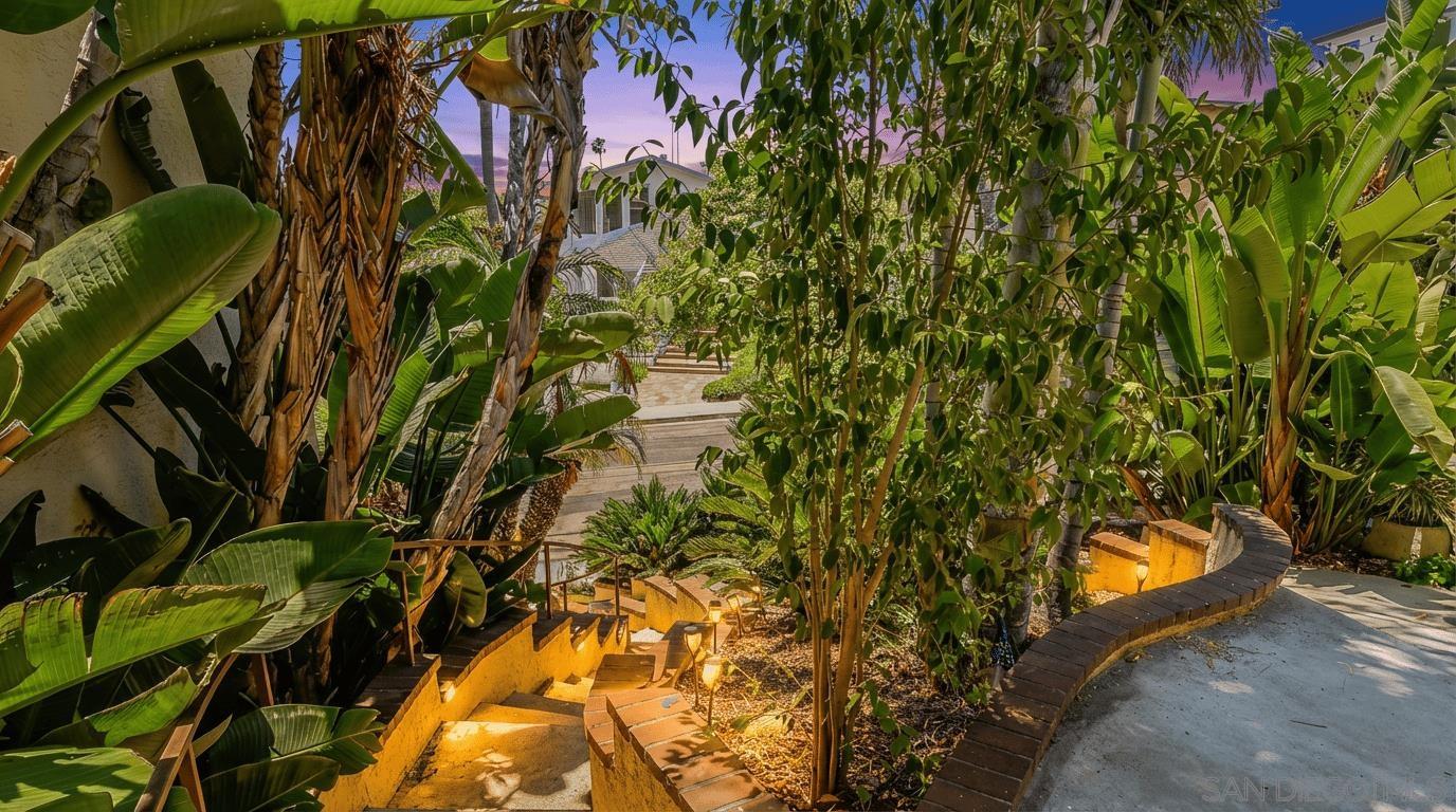 Detail Gallery Image 5 of 31 For 3316  Garrison St, San Diego,  CA 92106 - 4 Beds | 3 Baths