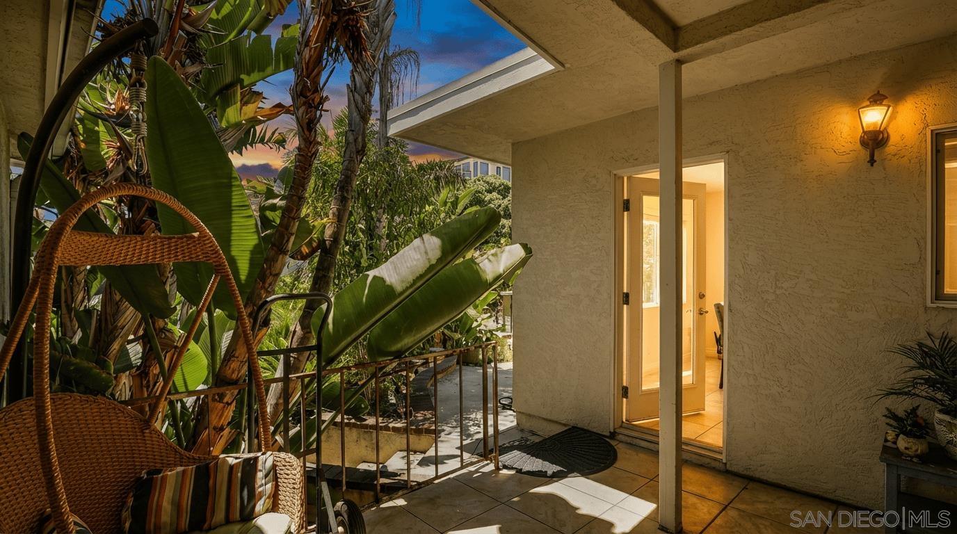 Detail Gallery Image 6 of 31 For 3316  Garrison St, San Diego,  CA 92106 - 4 Beds | 3 Baths