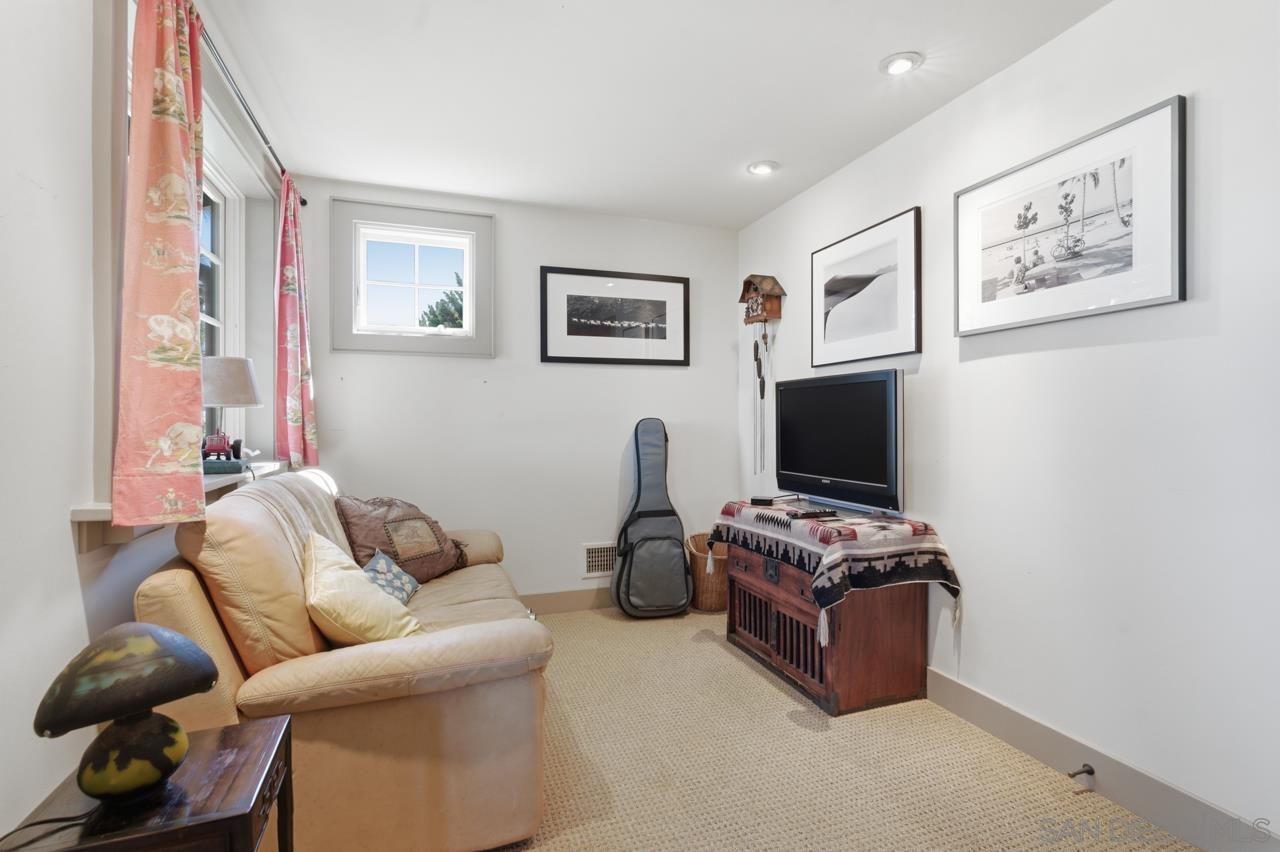 Detail Gallery Image 19 of 63 For 4511  Santa Cruz Avenue, San Diego,  CA 92107 - 3 Beds | 3 Baths