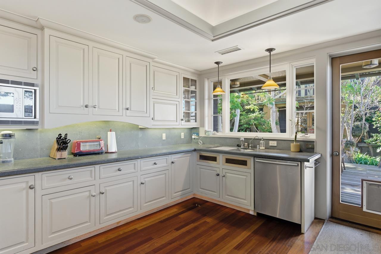 Detail Gallery Image 46 of 63 For 4511  Santa Cruz Avenue, San Diego,  CA 92107 - 3 Beds | 3 Baths