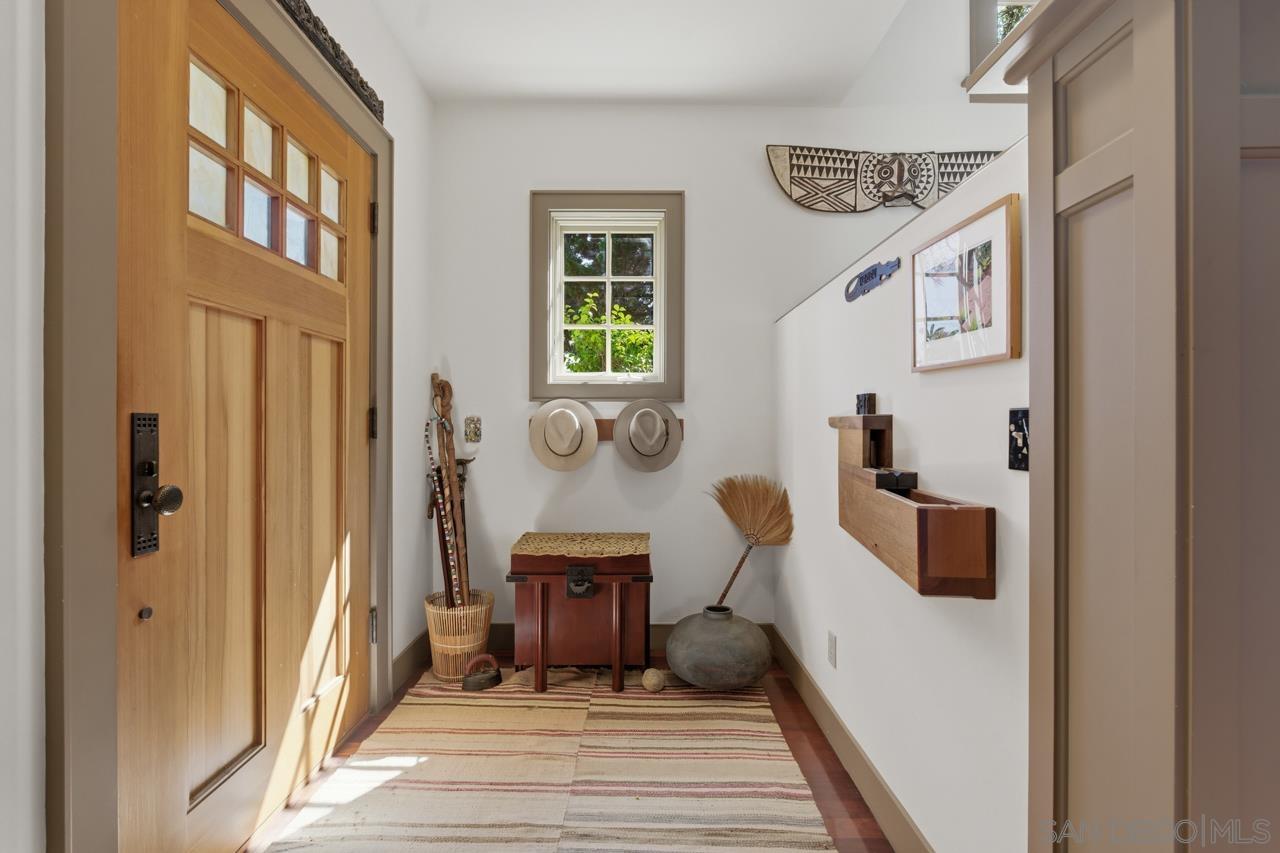 Detail Gallery Image 6 of 63 For 4511  Santa Cruz Avenue, San Diego,  CA 92107 - 3 Beds | 3 Baths