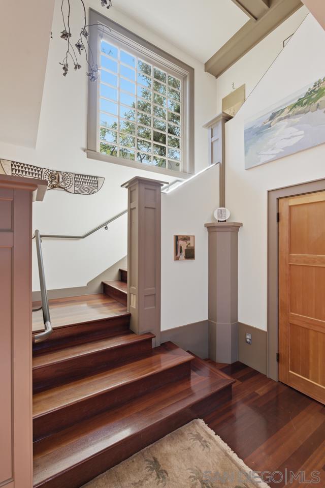 Detail Gallery Image 9 of 63 For 4511  Santa Cruz Avenue, San Diego,  CA 92107 - 3 Beds | 3 Baths