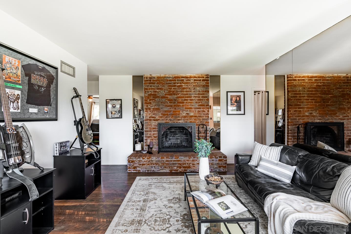 Detail Gallery Image 11 of 39 For 1912-1914  Jalisco Rd, El Cajon,  CA 92019 - 5 Beds | 3 Baths