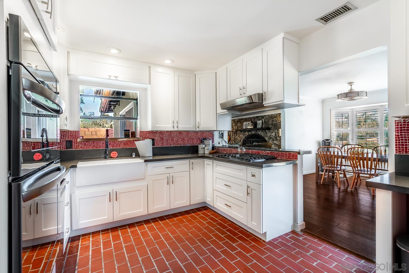 Detail Gallery Image 4 of 39 For 1912-1914  Jalisco Rd, El Cajon,  CA 92019 - 5 Beds | 3 Baths