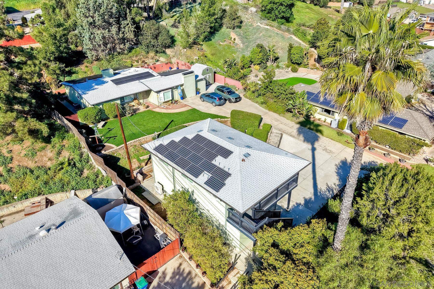 Detail Gallery Image 8 of 39 For 1912-1914  Jalisco Rd, El Cajon,  CA 92019 - 5 Beds | 3 Baths