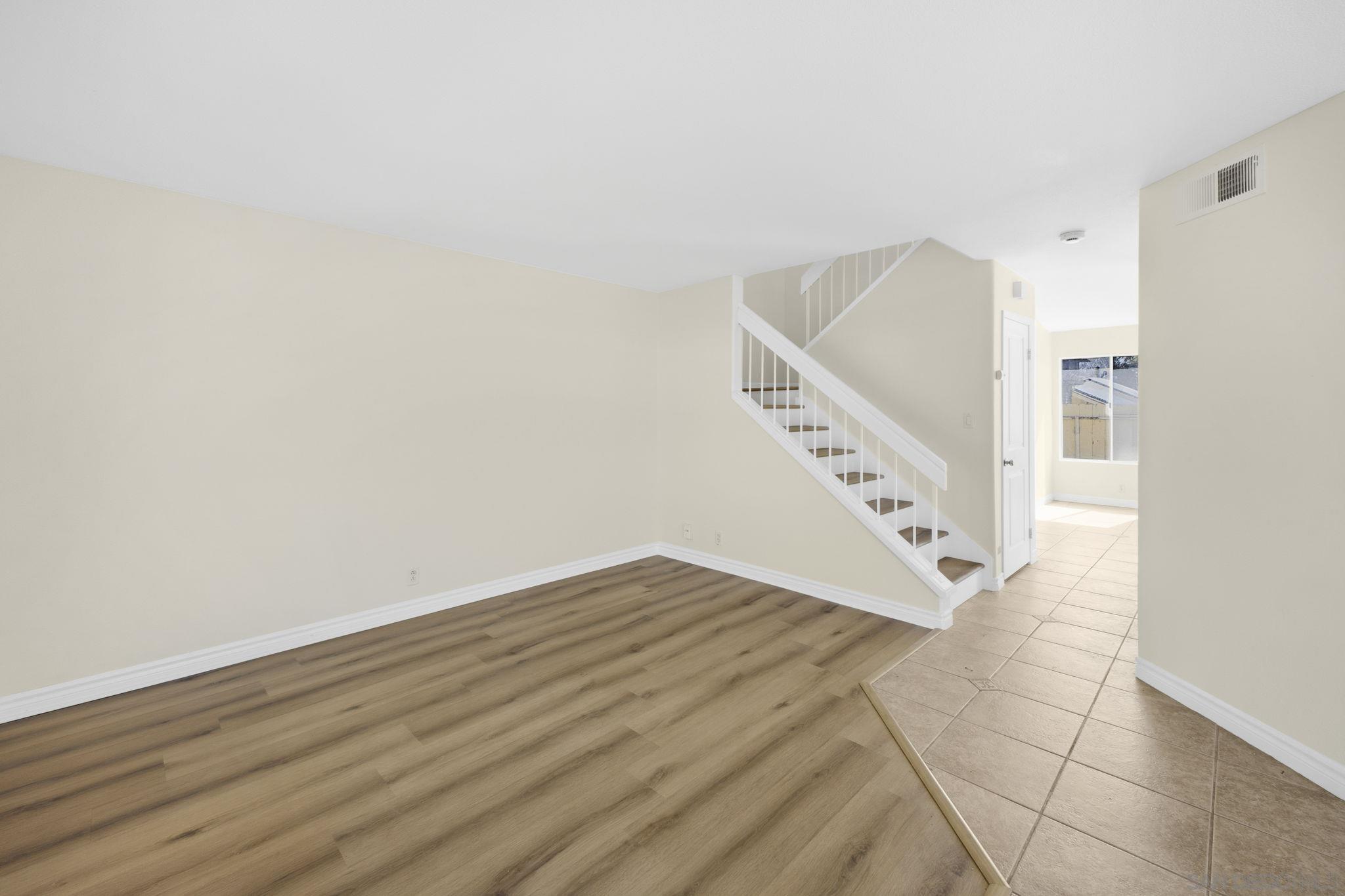 Detail Gallery Image 3 of 23 For 1683  Manzana Way, San Diego,  CA 92139 - 3 Beds | 2/1 Baths