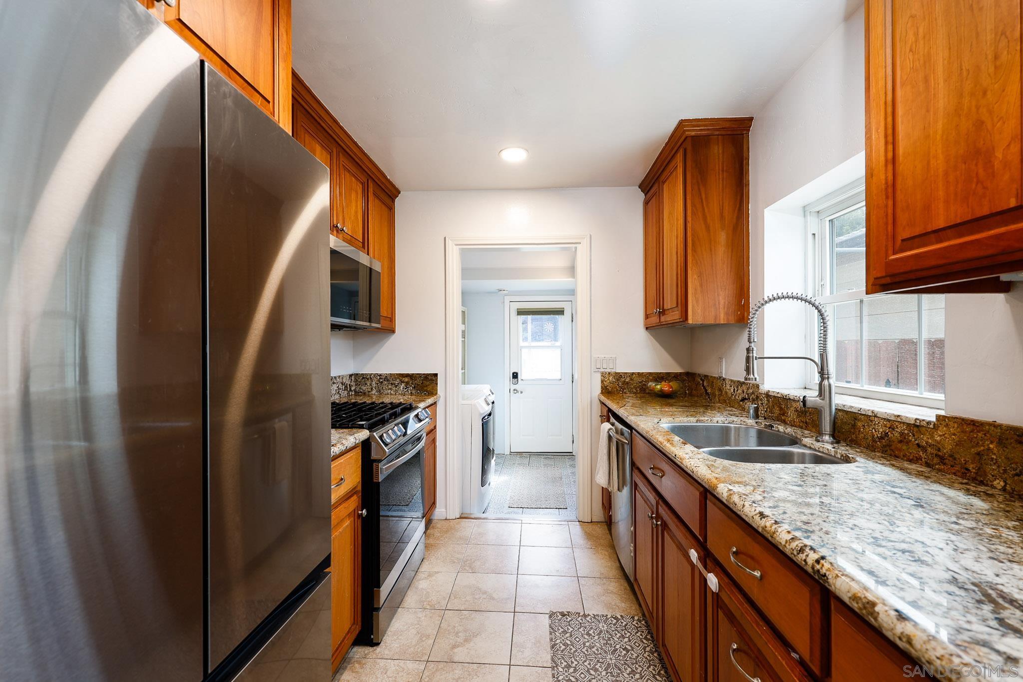 Detail Gallery Image 8 of 25 For 8845  Greenview Pl, Spring Valley,  CA 91977 - 2 Beds | 1 Baths