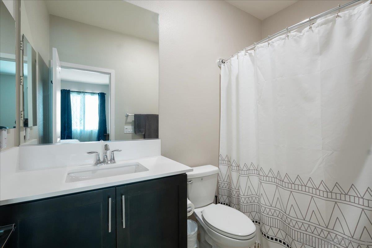 Detail Gallery Image 18 of 34 For 683  Grant Ct, Vista,  CA 92083 - 5 Beds | 4 Baths