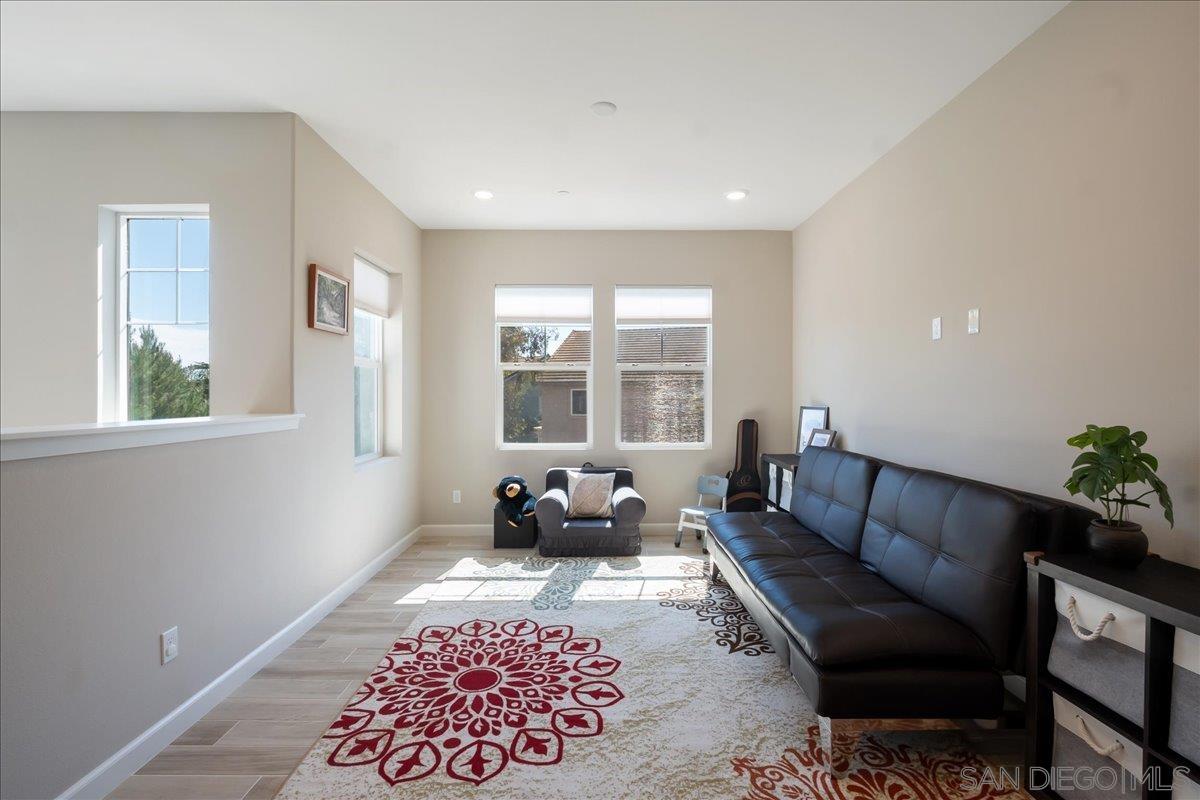 Detail Gallery Image 20 of 34 For 683  Grant Ct, Vista,  CA 92083 - 5 Beds | 4 Baths