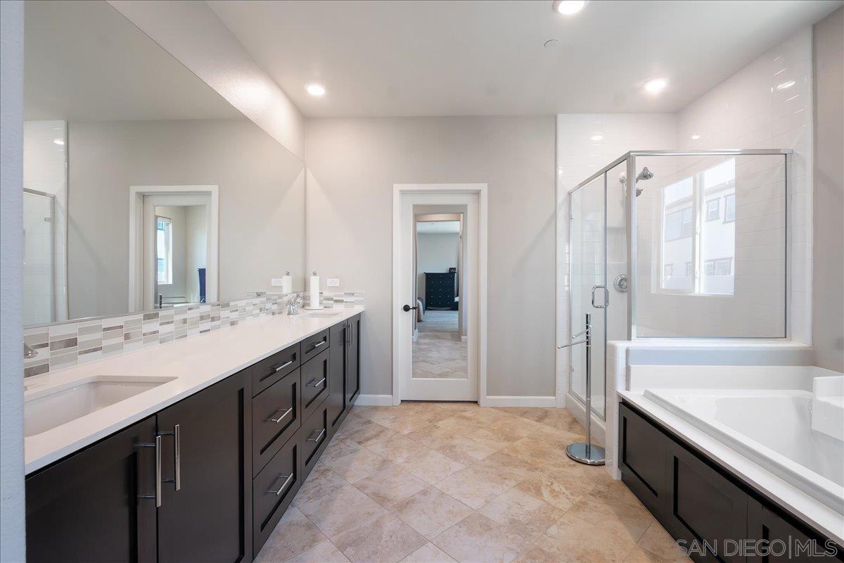 Detail Gallery Image 26 of 34 For 683  Grant Ct, Vista,  CA 92083 - 5 Beds | 4 Baths