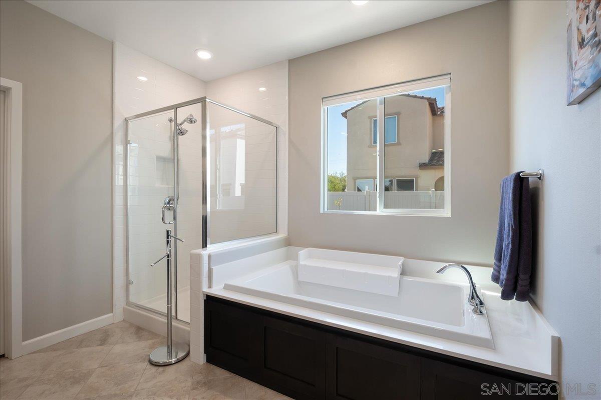 Detail Gallery Image 27 of 34 For 683  Grant Ct, Vista,  CA 92083 - 5 Beds | 4 Baths