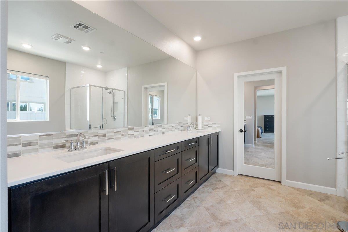 Detail Gallery Image 28 of 34 For 683  Grant Ct, Vista,  CA 92083 - 5 Beds | 4 Baths