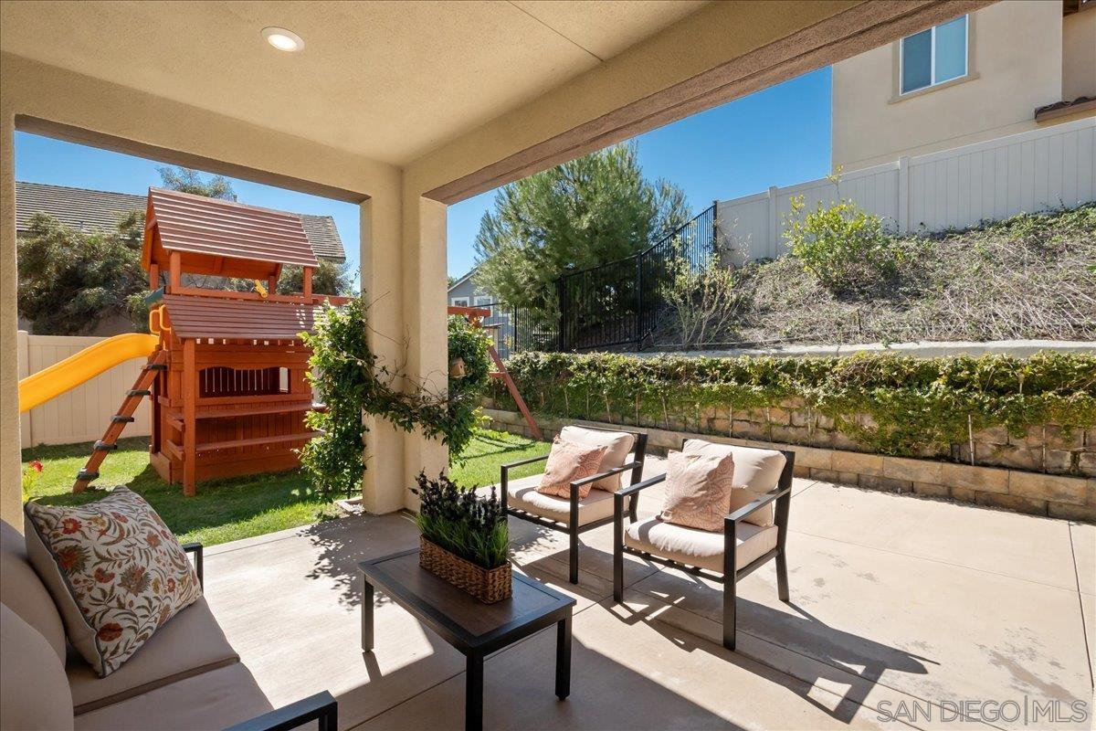 Detail Gallery Image 30 of 34 For 683  Grant Ct, Vista,  CA 92083 - 5 Beds | 4 Baths