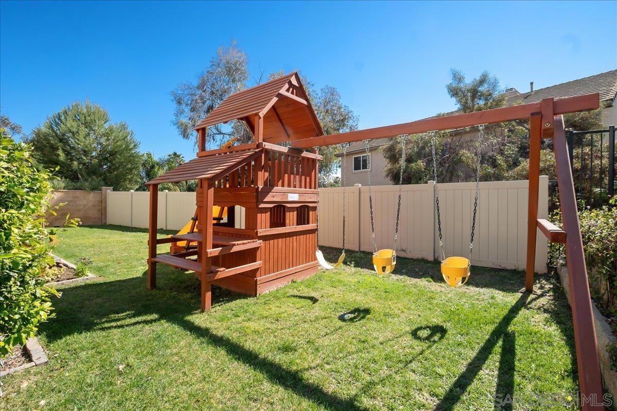 Detail Gallery Image 31 of 34 For 683  Grant Ct, Vista,  CA 92083 - 5 Beds | 4 Baths