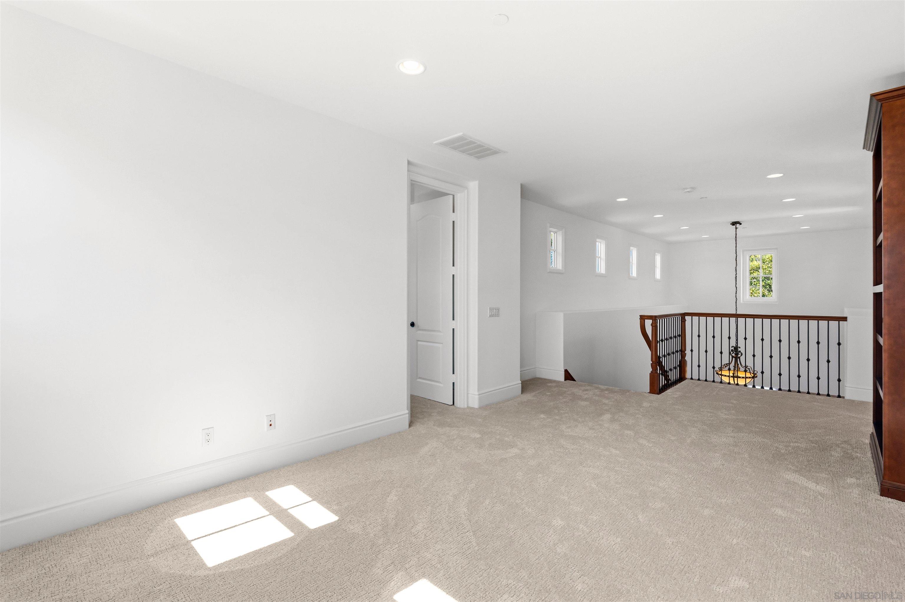 Detail Gallery Image 14 of 26 For 16889  Going My Way, San Diego,  CA 92127 - 4 Beds | 4/1 Baths