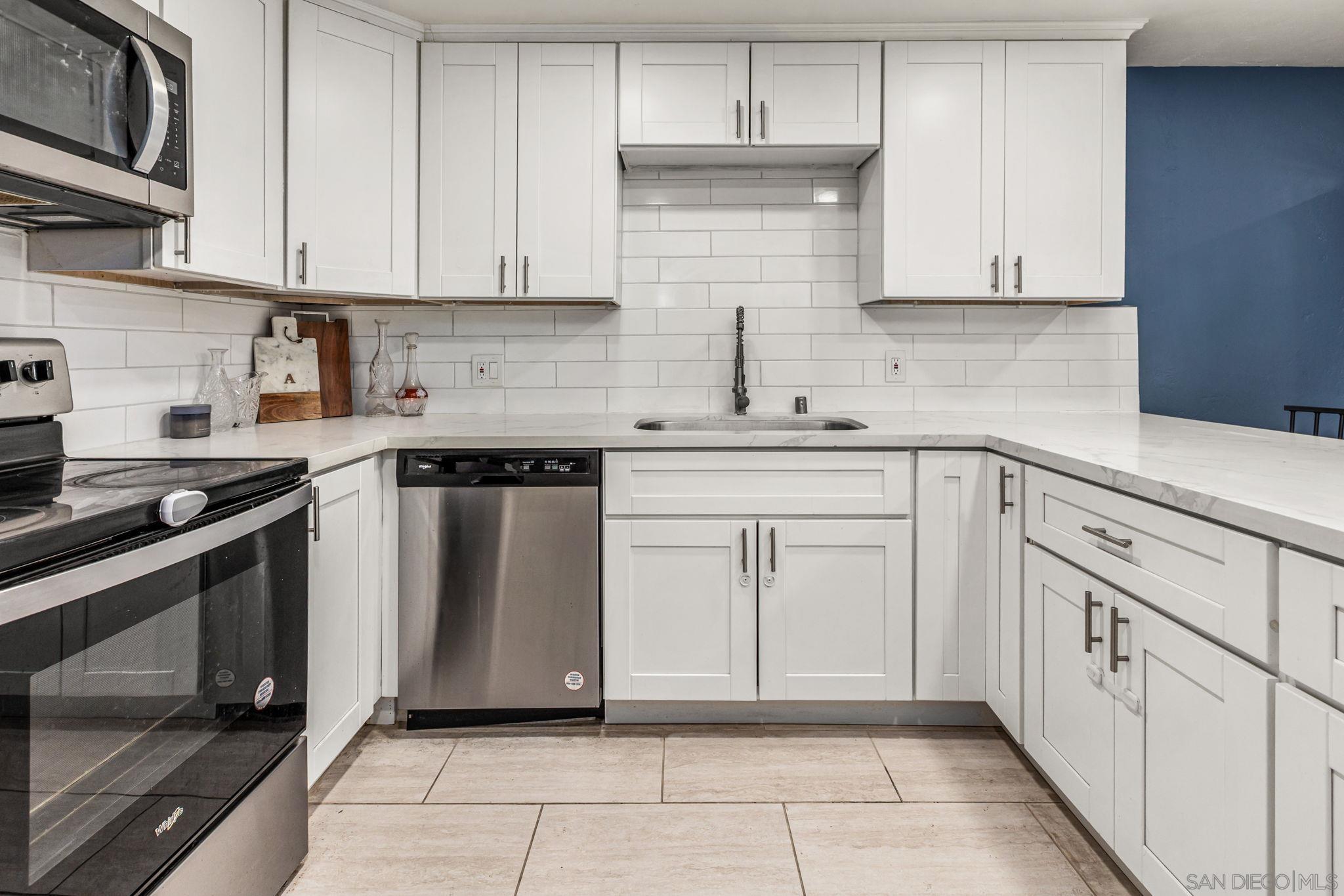 Detail Gallery Image 11 of 41 For 615  Beyer Way  #602,  San Diego,  CA 92154 - 4 Beds | 2/1 Baths