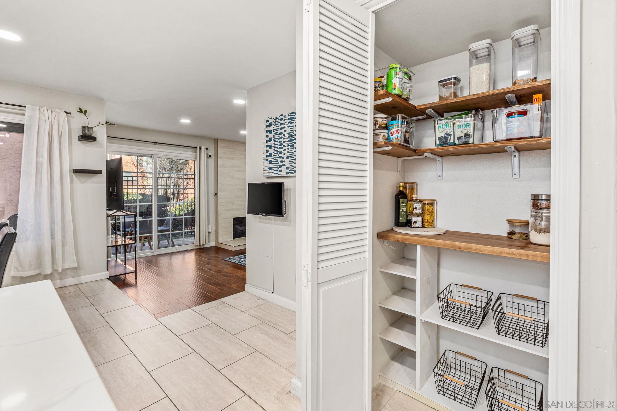 Detail Gallery Image 14 of 41 For 615  Beyer Way  #602,  San Diego,  CA 92154 - 4 Beds | 2/1 Baths