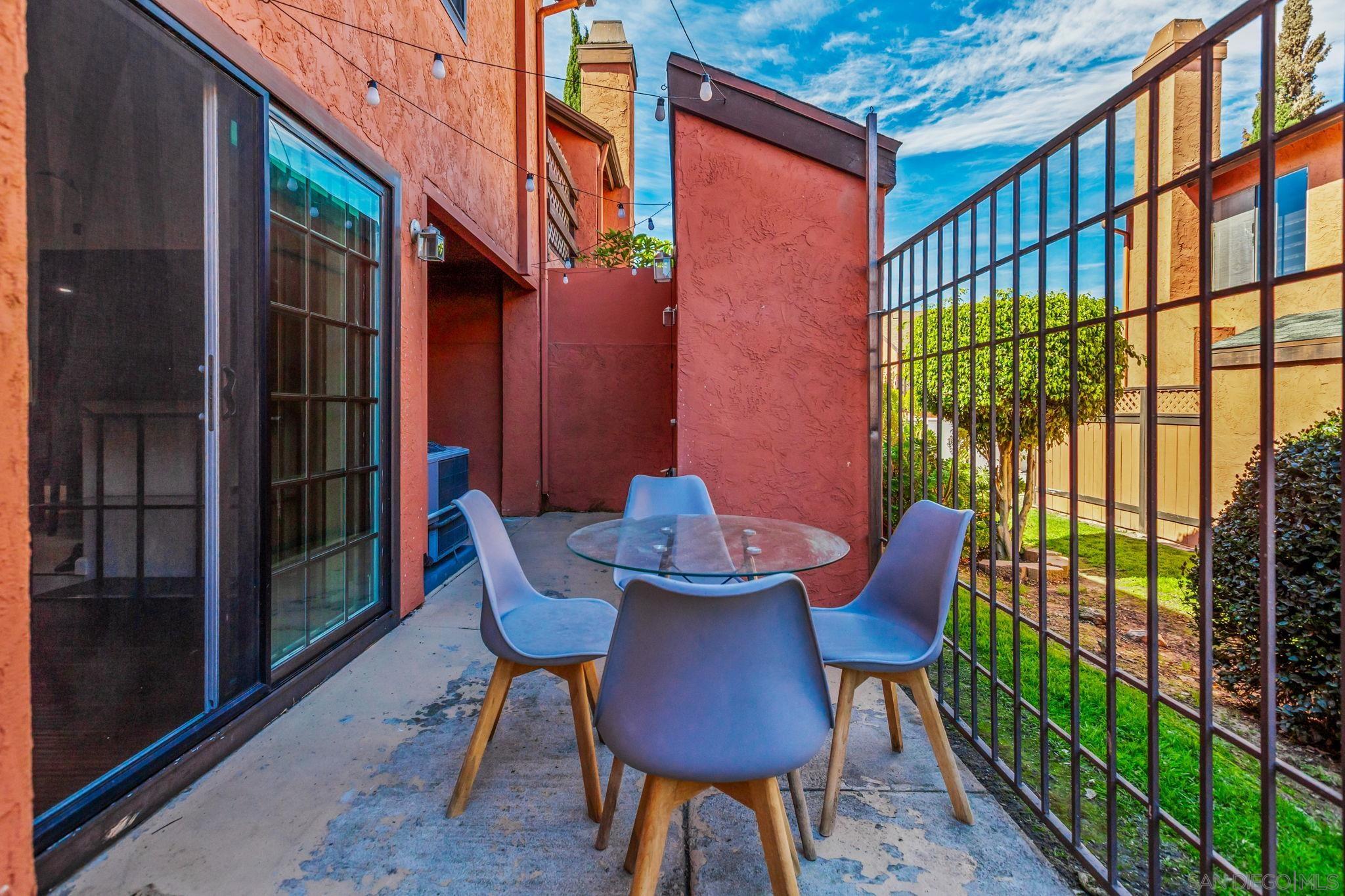 Detail Gallery Image 5 of 41 For 615  Beyer Way  #602,  San Diego,  CA 92154 - 4 Beds | 2/1 Baths