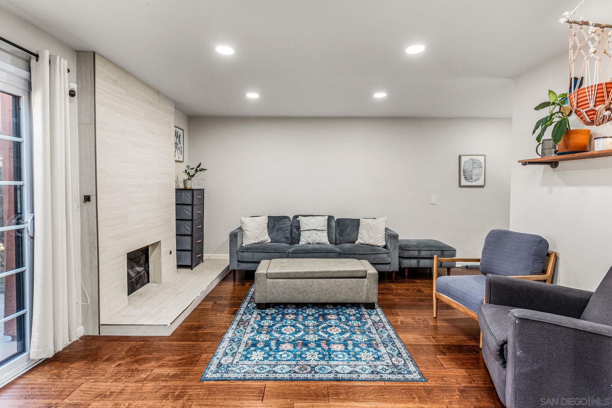 Detail Gallery Image 6 of 41 For 615  Beyer Way  #602,  San Diego,  CA 92154 - 4 Beds | 2/1 Baths