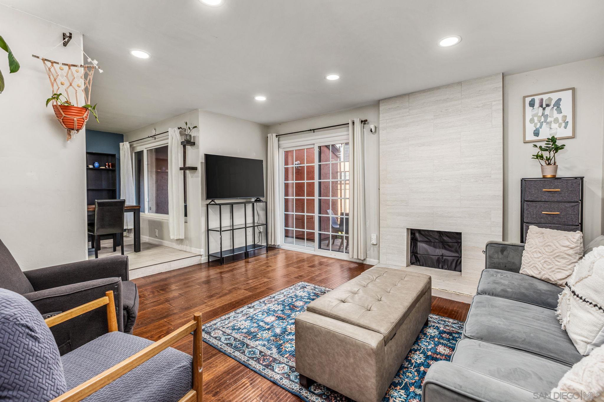 Detail Gallery Image 7 of 41 For 615  Beyer Way  #602,  San Diego,  CA 92154 - 4 Beds | 2/1 Baths