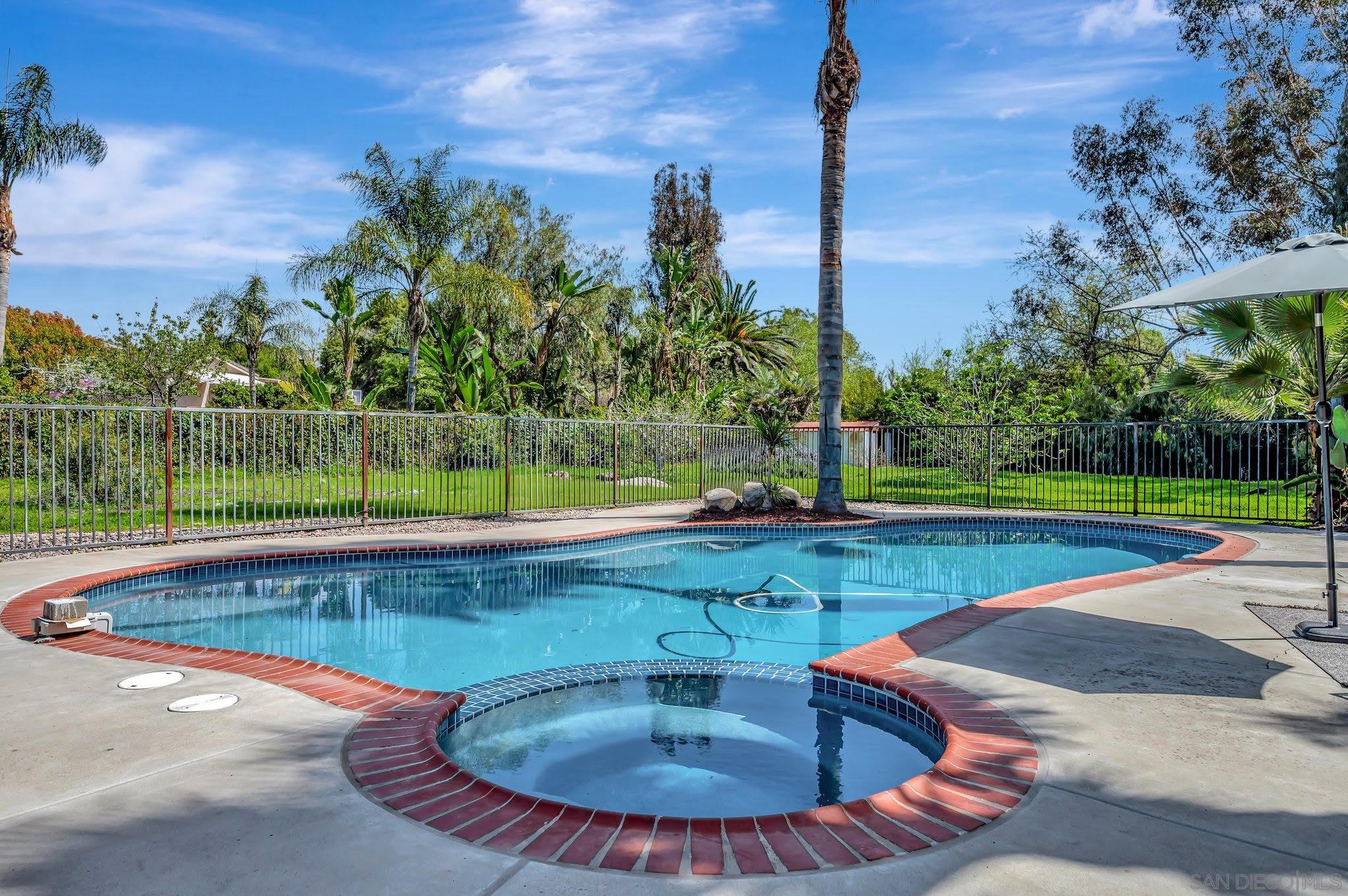 Detail Gallery Image 16 of 24 For 1349  Bonair Rd, Vista,  CA 92084 - 5 Beds | 2 Baths