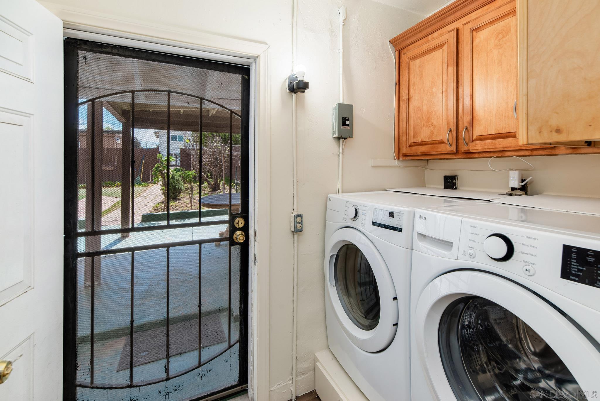 Detail Gallery Image 16 of 39 For 2925  Franklin Ave, San Diego,  CA 92113 - 7 Beds | 3/1 Baths