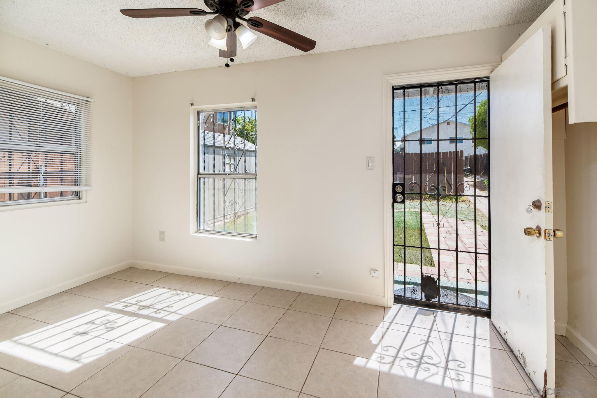 Detail Gallery Image 19 of 39 For 2925  Franklin Ave, San Diego,  CA 92113 - 7 Beds | 3/1 Baths