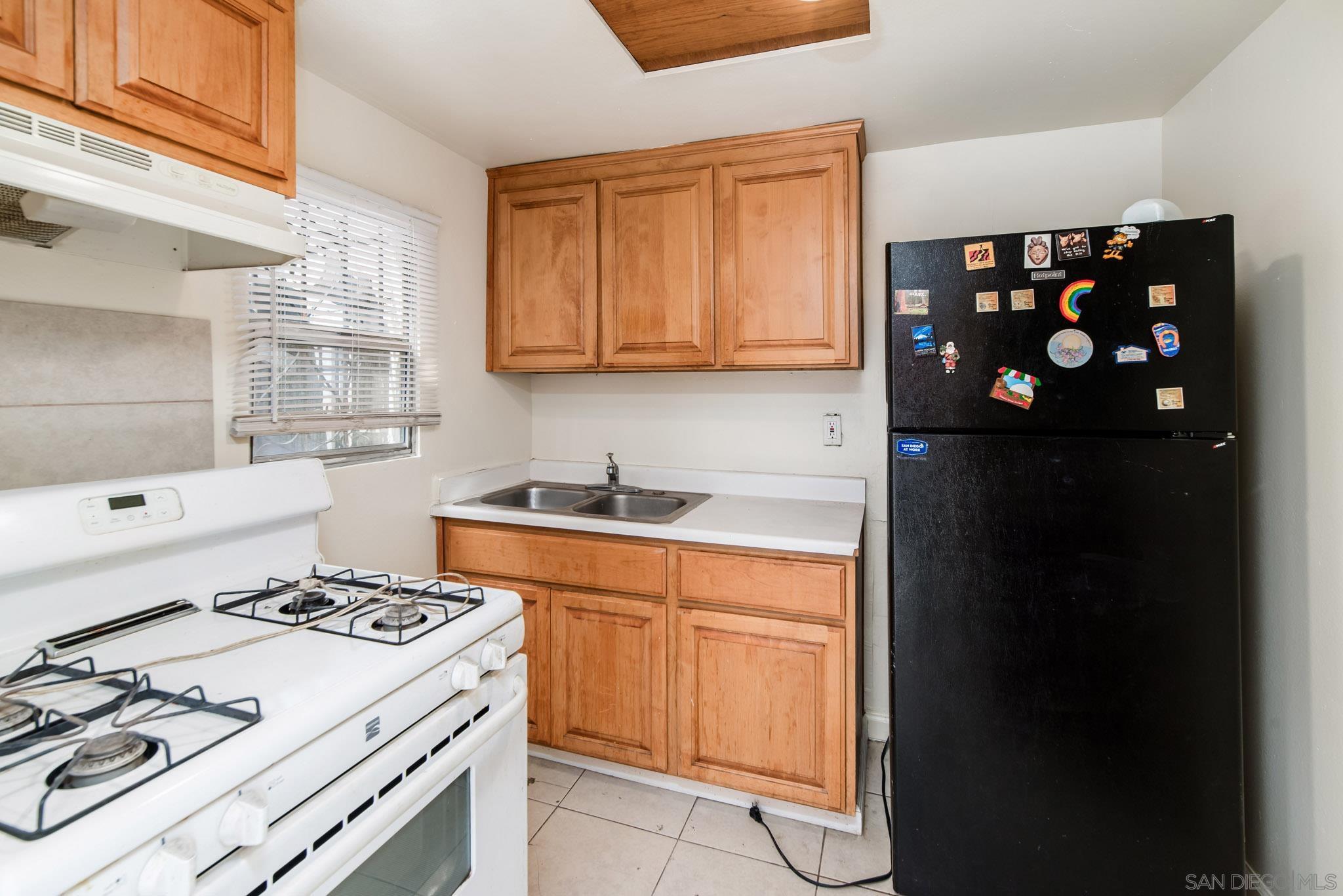 Detail Gallery Image 21 of 39 For 2925  Franklin Ave, San Diego,  CA 92113 - 7 Beds | 3/1 Baths