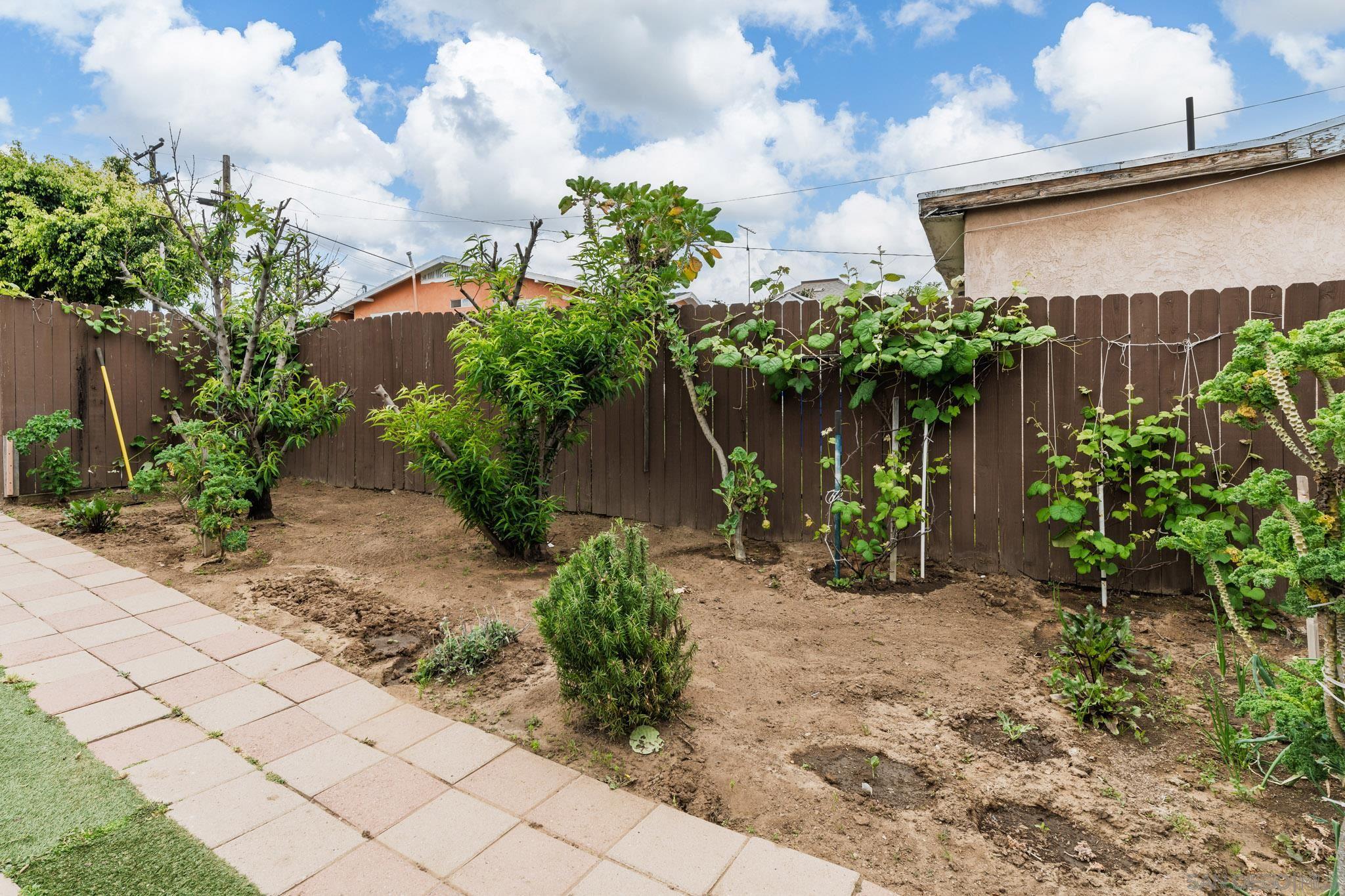 Detail Gallery Image 23 of 39 For 2925  Franklin Ave, San Diego,  CA 92113 - 7 Beds | 3/1 Baths