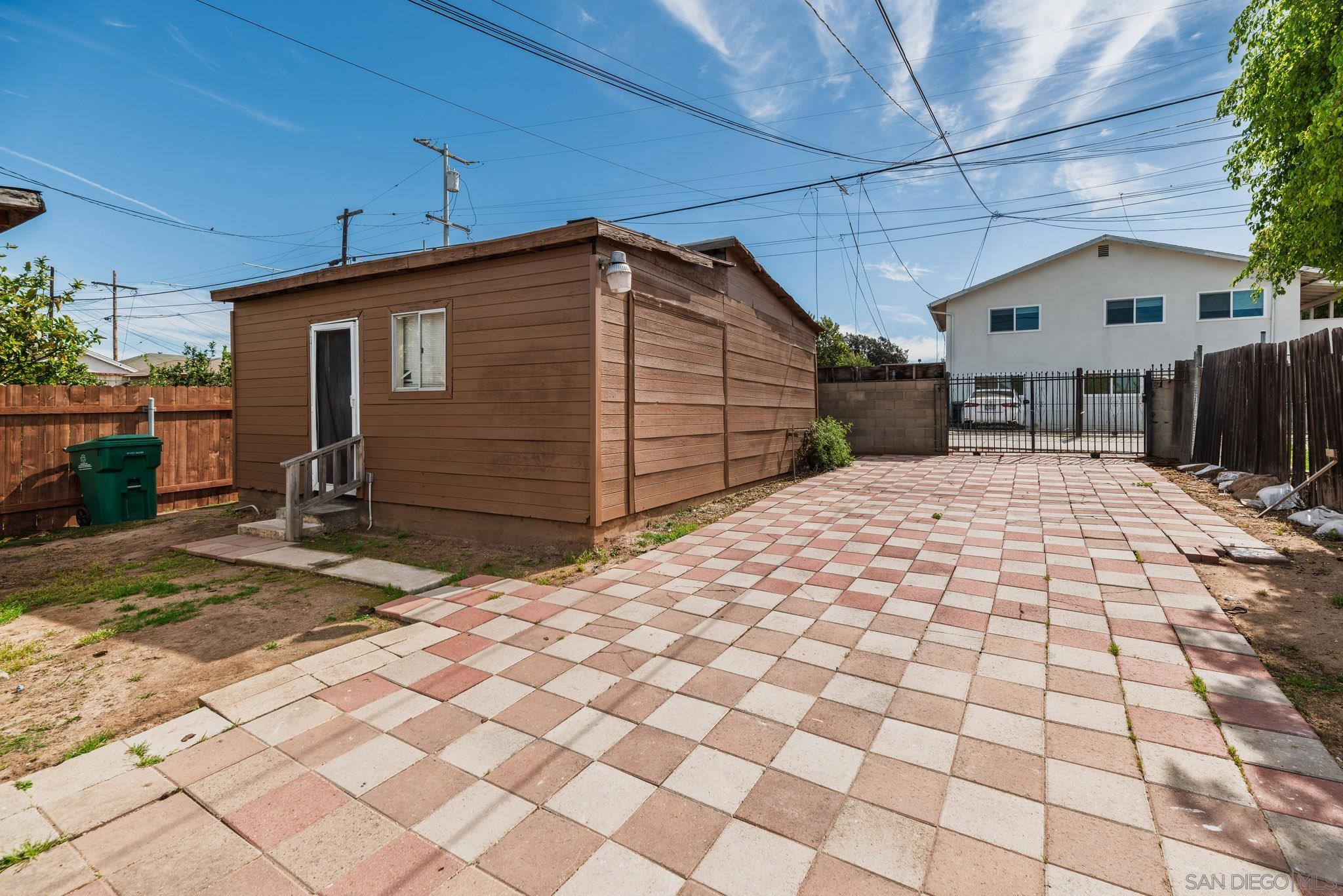 Detail Gallery Image 26 of 39 For 2925  Franklin Ave, San Diego,  CA 92113 - 7 Beds | 3/1 Baths