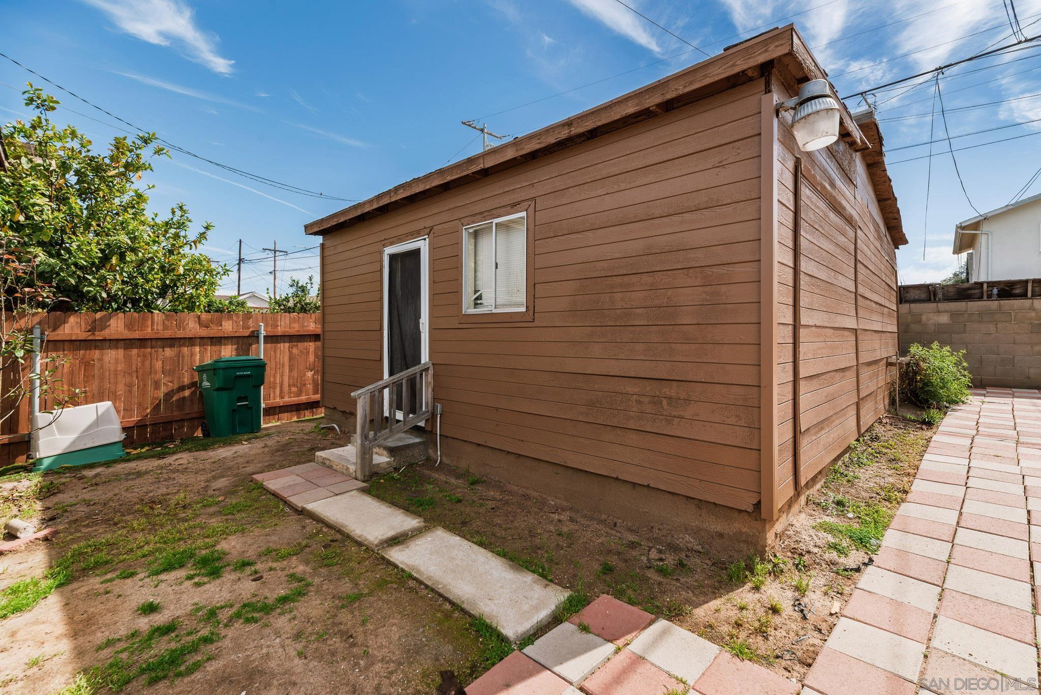 Detail Gallery Image 27 of 39 For 2925  Franklin Ave, San Diego,  CA 92113 - 7 Beds | 3/1 Baths